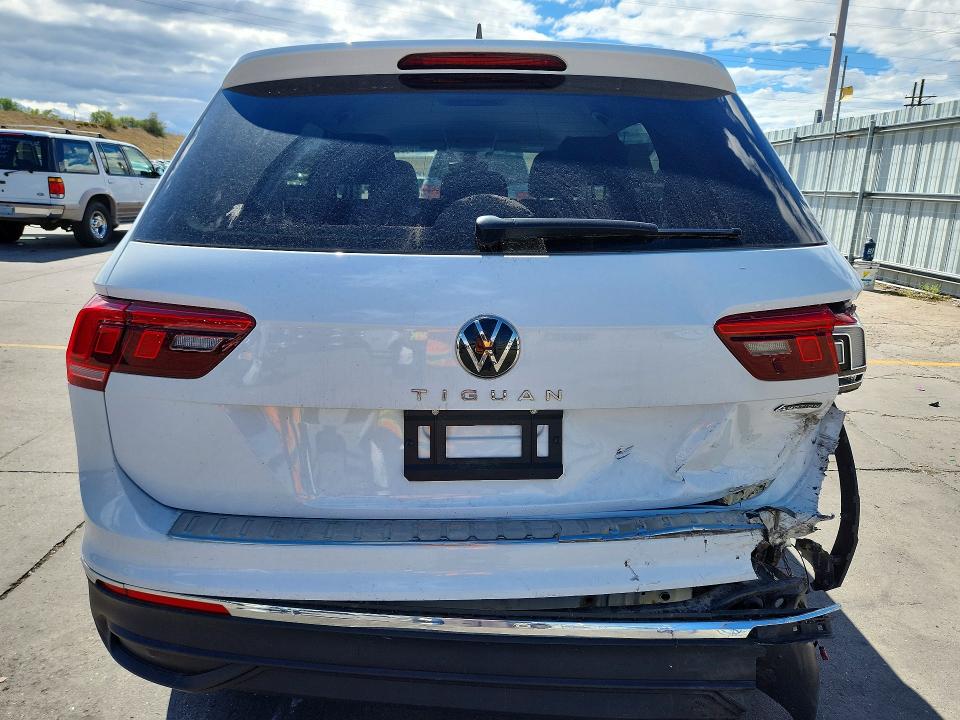 Photo 6 from auction – 2024 VOLKSWAGEN TIGUAN with VIN 3VVFB7AX5RM053166