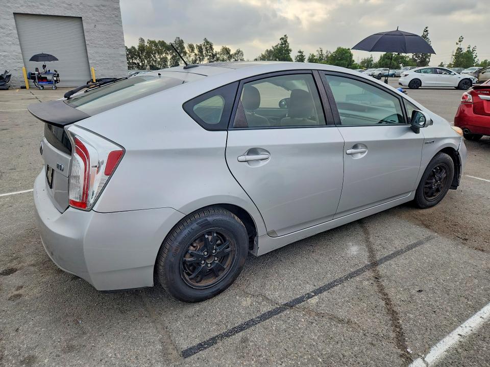 Photo 3 from auction – 2013 TOYOTA PRIUS with VIN JTDKN3DU1D5652272