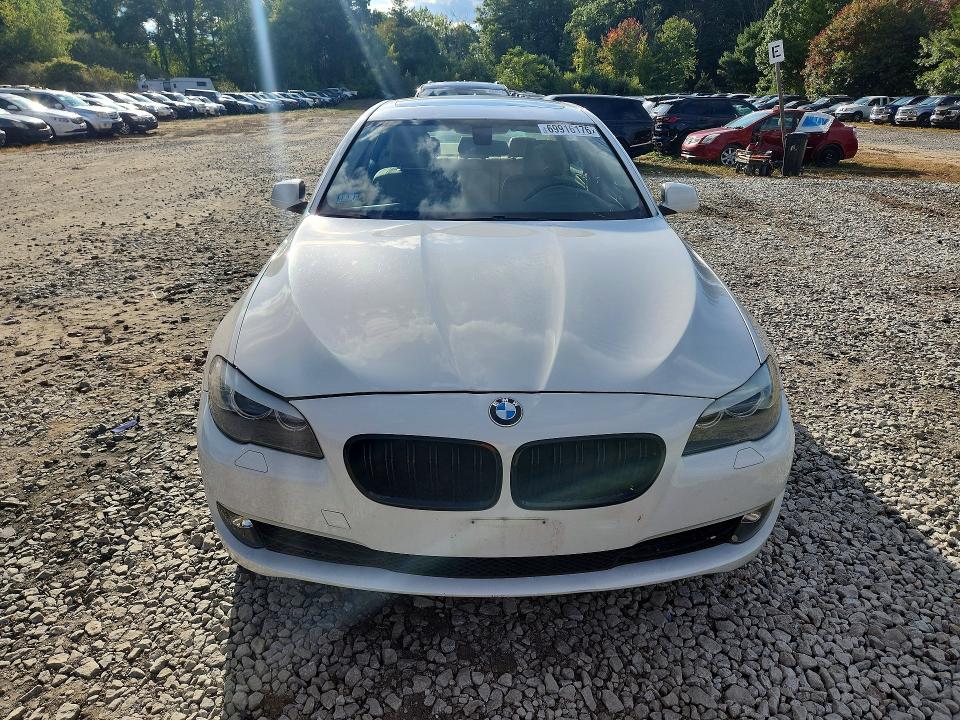 Photo 5 from auction – 2013 BMW 528 with VIN WBAXH5C57DD110308