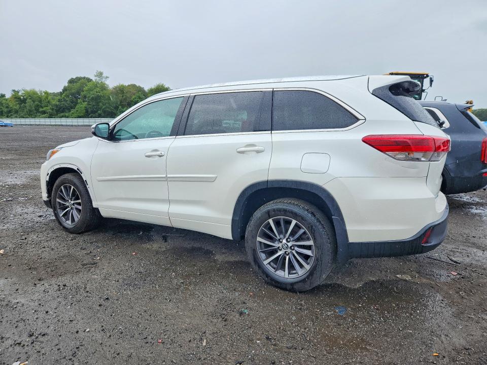 Photo 2 from auction – 2017 TOYOTA HIGHLANDER with VIN 5TDJZRFH9HS369752