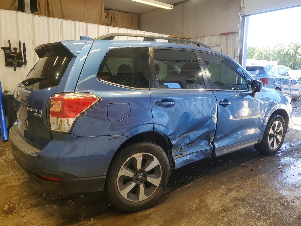 Снимка 3 от търг – 2017 SUBARU FORESTER с VIN JF2SJARC1HH540268