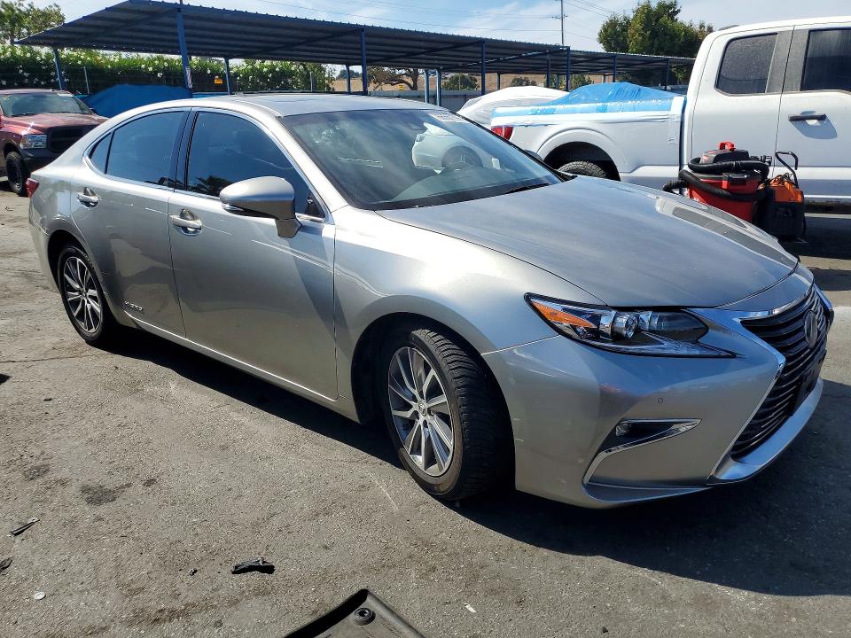 Photo 4 from auction – 2017 LEXUS ES with VIN JTHBW1GG5H2141726