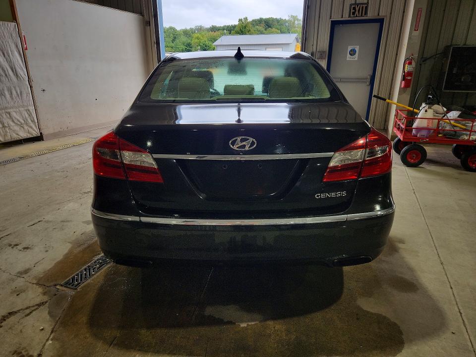 Photo 6 from auction – 2014 HYUNDAI GENESIS with VIN KMHGC4DD2EU264312
