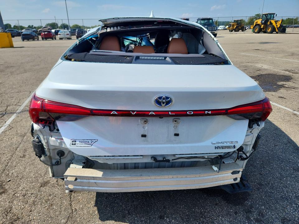 Photo 6 from auction – 2022 TOYOTA AVALON with VIN 4T1DA1AB4NU013382