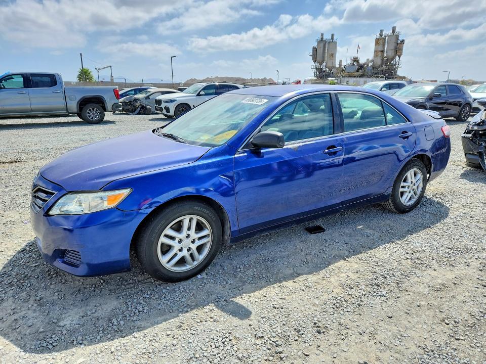 Zdjęcie 1 z aukcji – 2011 TOYOTA CAMRY z VIN 4T1BF3EK8BU690218