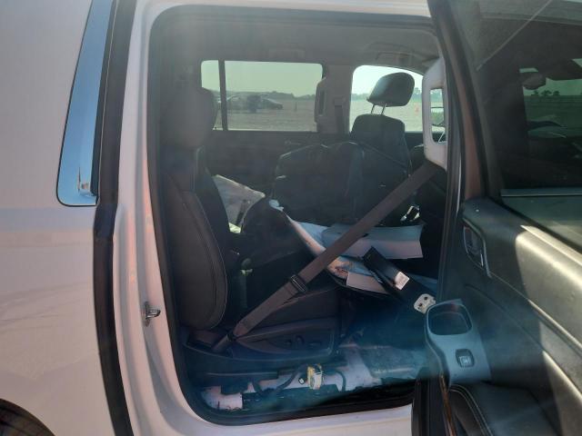 Photo 11 from auction – 2020 CHEVROLET SUBURBAN with VIN 1GNSCJKC0LR208058