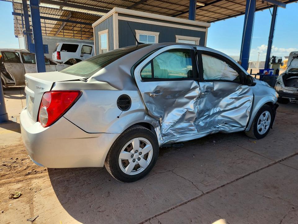 Zdjęcie 3 z aukcji – 2014 CHEVROLET SONIC z VIN 1G1JA5SH2E4238684