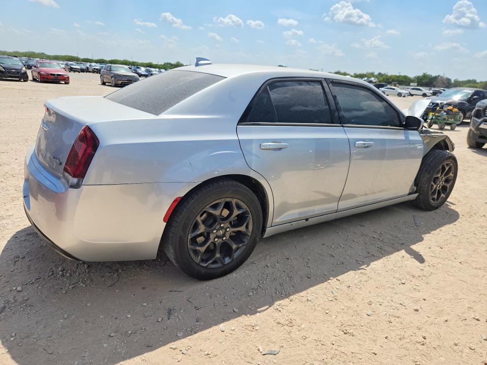 Снимка 3 от търг – 2020 CHRYSLER 300 с VIN 2C3CCAGG0LH150952