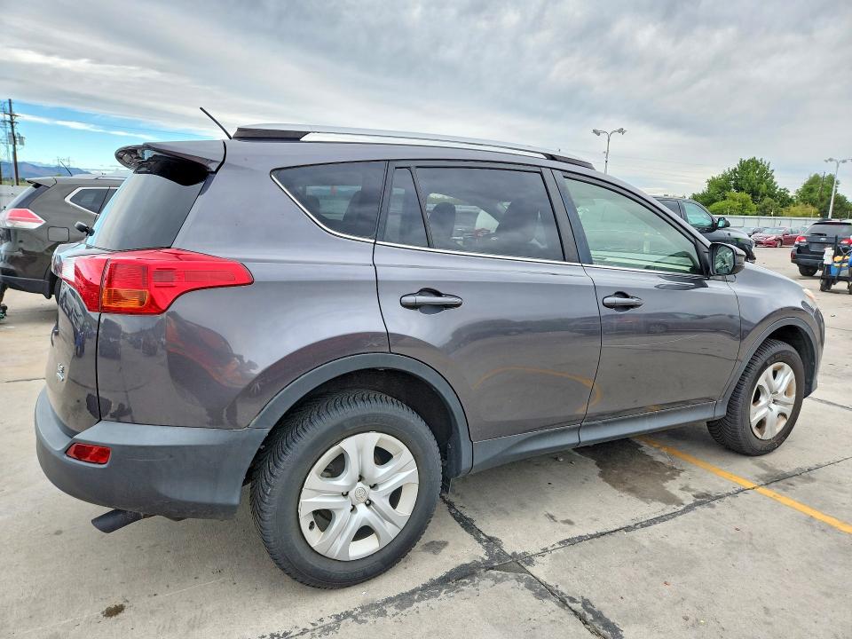 Photo 3 from auction – 2015 TOYOTA RAV4 with VIN JTMBFREV3FJ044917