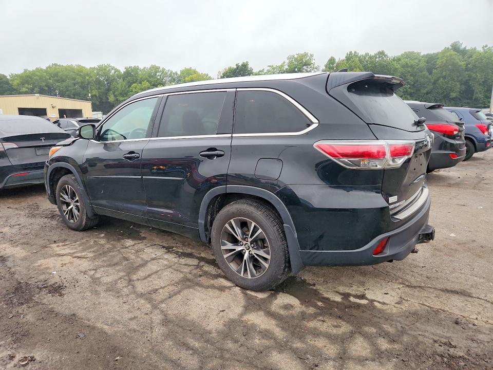 Photo 2 from auction – 2016 TOYOTA HIGHLANDER with VIN 5TDJKRFHXGS266276