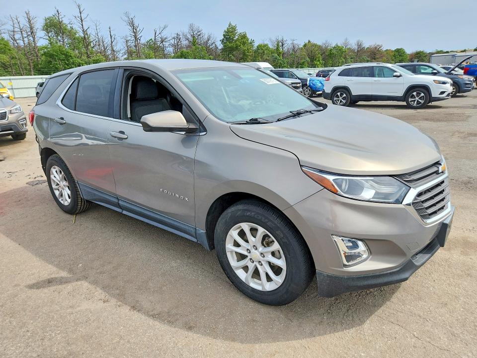 Photo 4 from auction – 2018 CHEVROLET EQUINOX with VIN 3GNAXJEV6JS637180