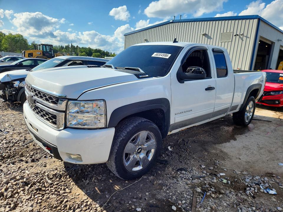 CHEVROLET SILVERADO 2010 with VIN 1GCSKSE36AZ284281 - Photo from auction