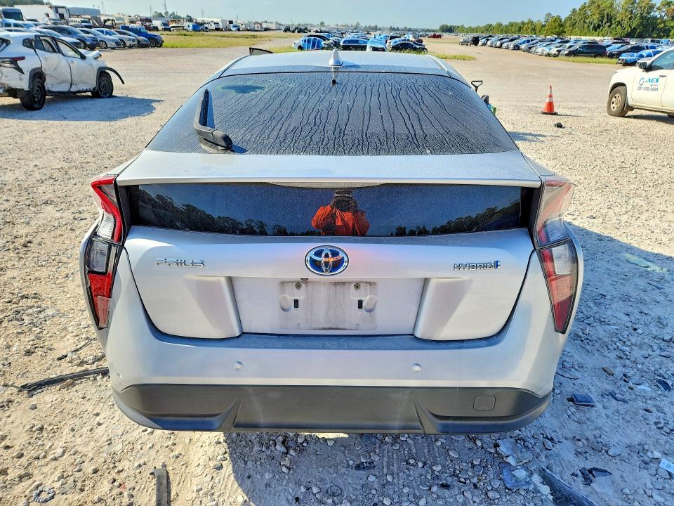 Photo 6 from auction – 2018 TOYOTA PRIUS with VIN JTDKARFU8J3545948