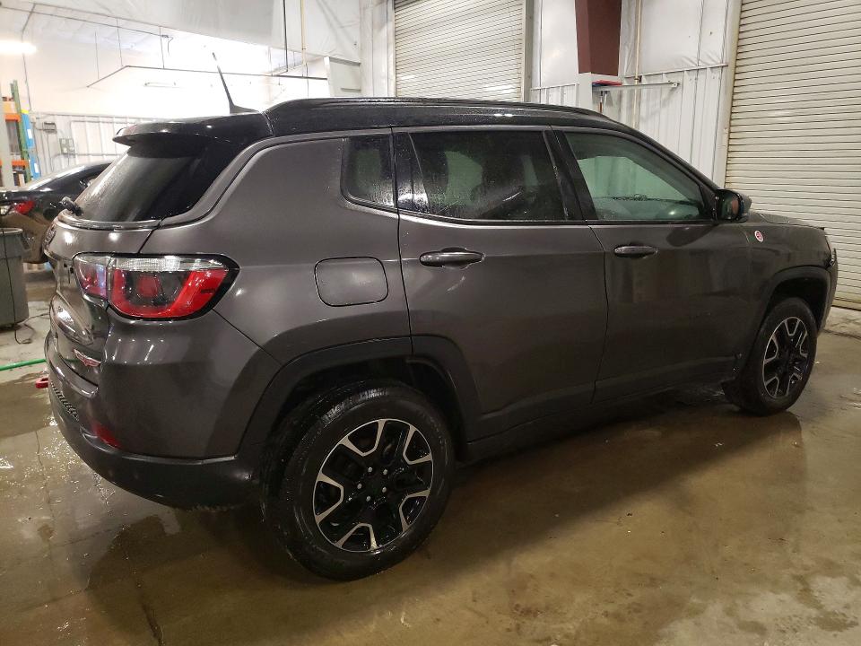 Foto 3 de la subasta – 2019 JEEP COMPASS con VIN 3C4NJDDBXKT668836