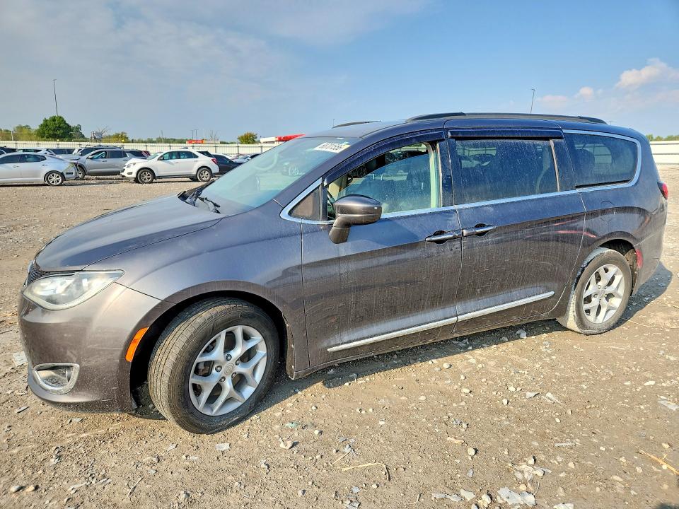 2017 CHRYSLER PACIFICA - Търг №68701556