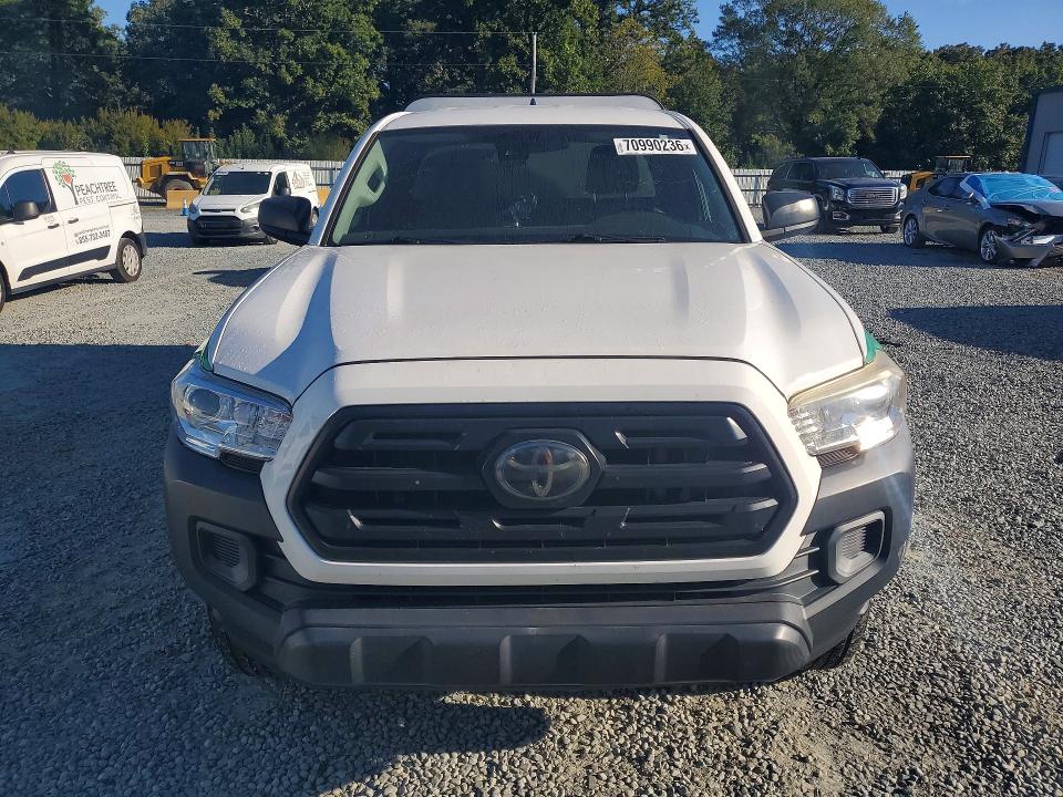 Снимка 5 от търг – 2018 TOYOTA TACOMA с VIN 5TFRX5GN5JX126686