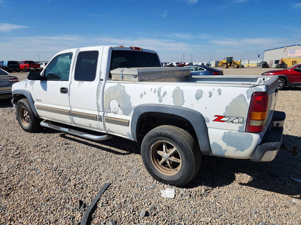 Photo 2 from auction – 2001 CHEVROLET SILVERADO with VIN 2GCEK19T511300254
