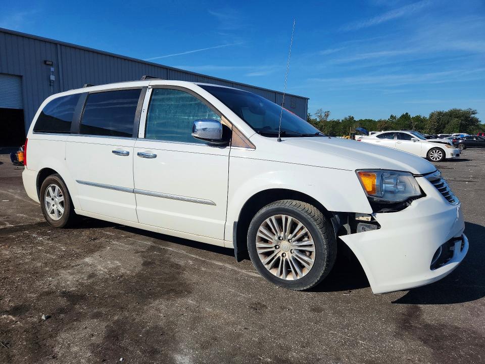 Photo 4 from auction – 2016 CHRYSLER TOWN & COUNTRY with VIN 2C4RC1CG1GR188802