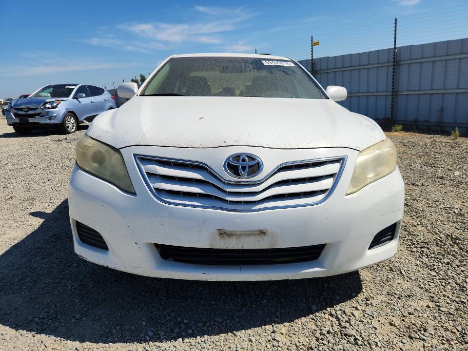 Снимка 5 от търг – 2011 TOYOTA CAMRY с VIN 4T4BF3EK6BR205371