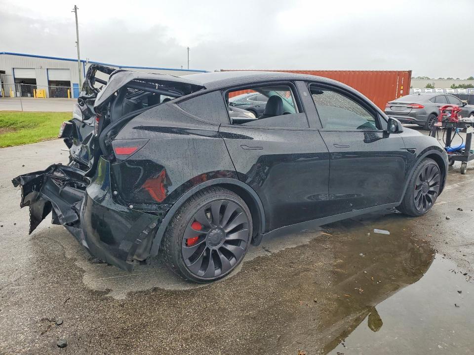 Zdjęcie 3 z aukcji – 2023 TESLA MODEL Y z VIN 7SAYGDEF5PF879254