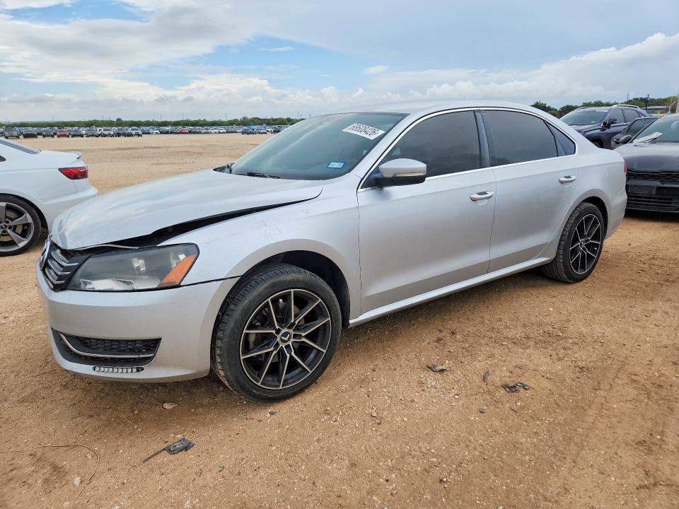 Снимка 1 от търг – 2014 VOLKSWAGEN PASSAT с VIN 1VWBS7A32EC060529