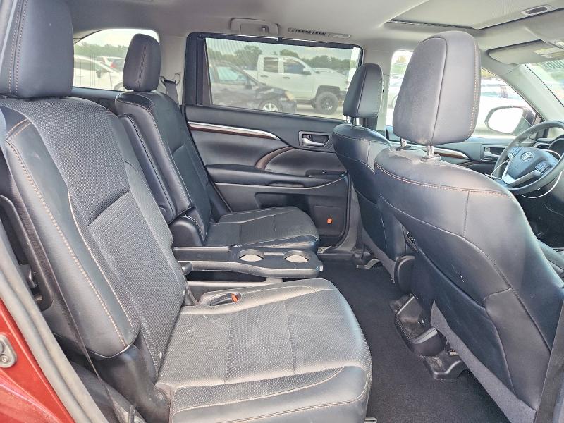 Снимка 11 от търг – 2016 TOYOTA HIGHLANDER с VIN 5TDDKRFH6GS246880