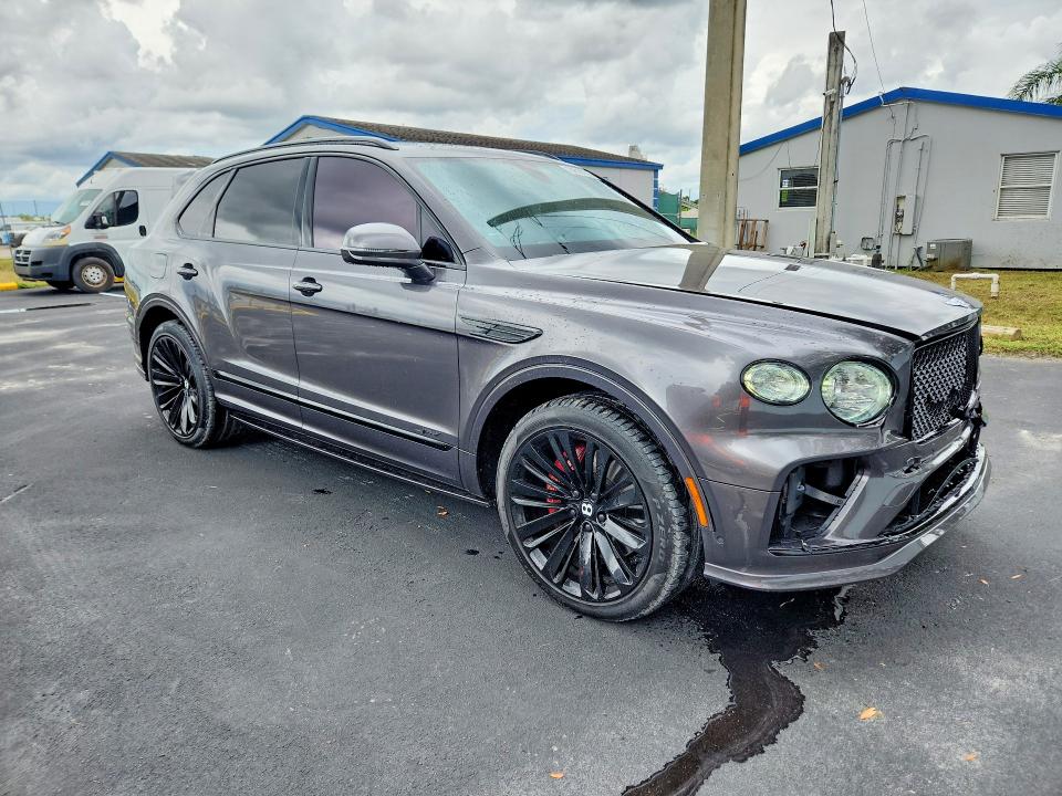 Zdjęcie 4 z aukcji – 2022 BENTLEY BENTAYGA z VIN SJAAR2ZV0NC015335