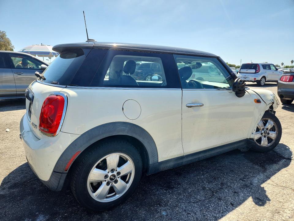 Photo 3 from auction – 2016 MINI COOPER with VIN WMWXP5C52G2D14777