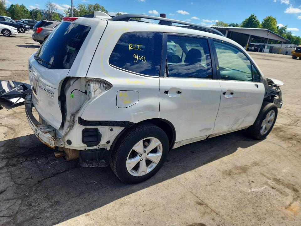 Снимка 3 от търг – 2016 SUBARU FORESTER с VIN JF2SJADC8GH564699