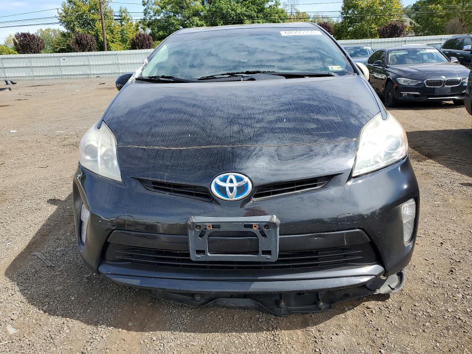 Photo 5 from auction – 2014 TOYOTA PRIUS with VIN JTDKN3DU1E1770380