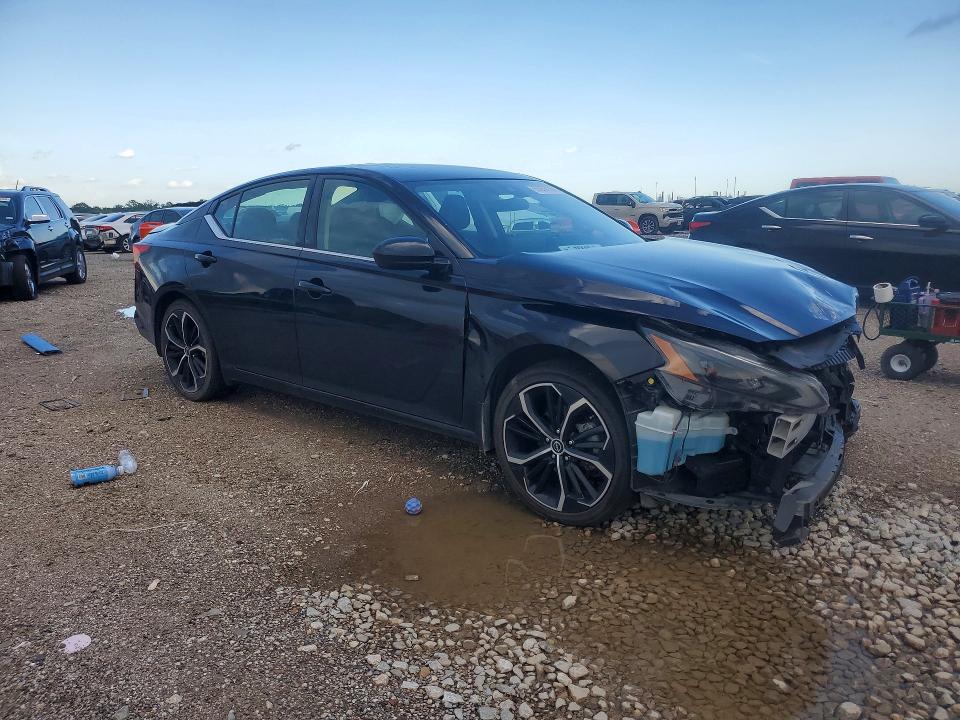 Photo 4 from auction – 2024 NISSAN ALTIMA with VIN 1N4BL4CW6RN390289