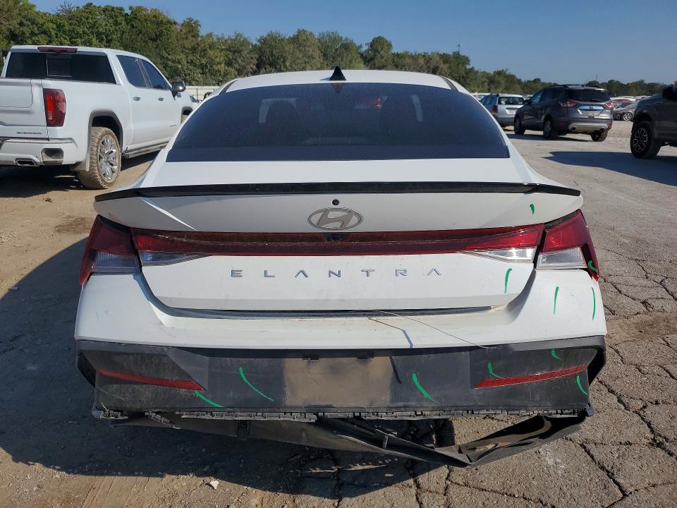 Снимка 6 от търг – 2025 HYUNDAI ELANTRA с VIN KMHLM4DG4SU959666