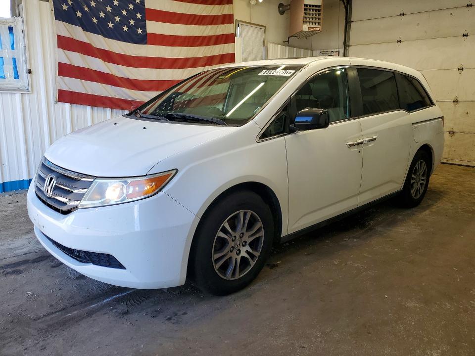 Снимка 1 от търг – 2011 HONDA ODYSSEY с VIN 5FNRL5H6XBB006705