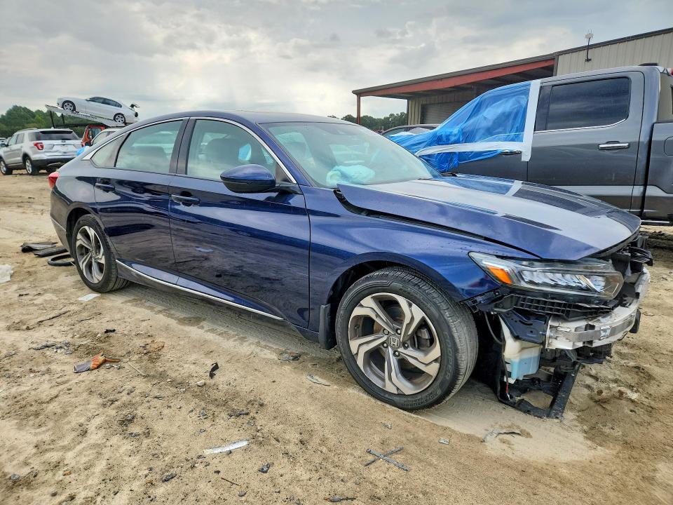 Снимка 4 от търг – 2020 HONDA ACCORD с VIN 1HGCV1F51LA018840