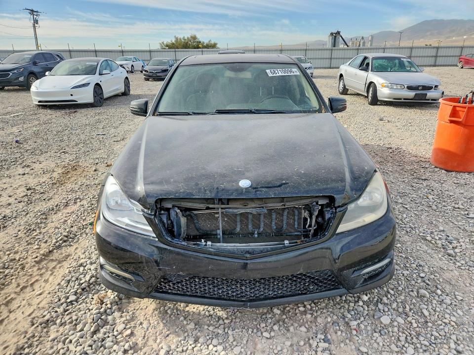 Photo 5 from auction – 2012 MERCEDES-BENZ C with VIN WDDGF8BB1CR239525