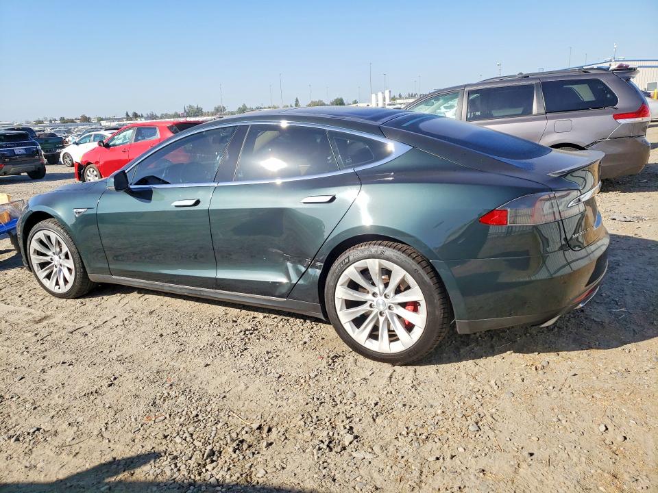 Zdjęcie 2 z aukcji – 2014 TESLA MODEL S z VIN 5YJSA1H18EFP49940