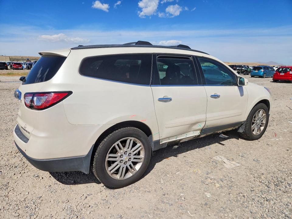 Photo 3 from auction – 2015 CHEVROLET TRAVERSE with VIN 1GNKVGKD2FJ226067