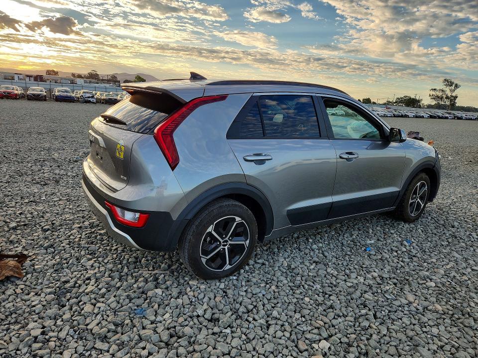 Photo 3 from auction – 2023 KIA NIRO with VIN KNDCR3LE5P5071039
