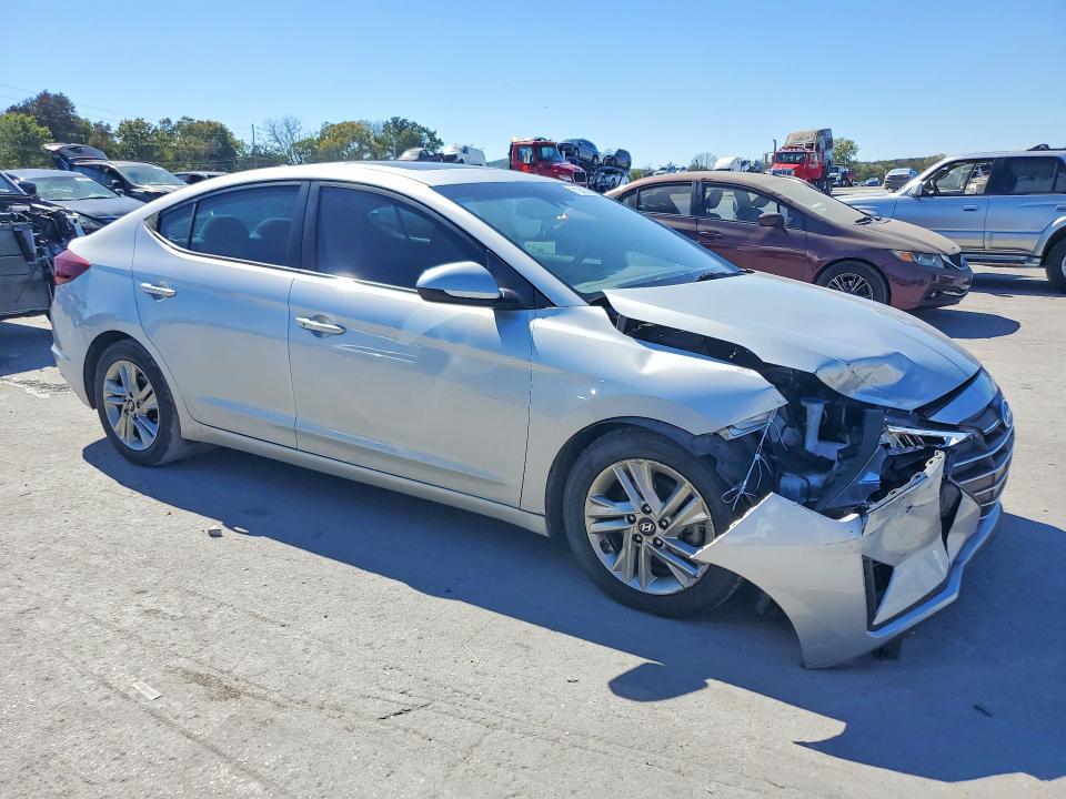 Снимка 4 от търг – 2019 HYUNDAI ELANTRA с VIN 5NPD84LF7KH446265