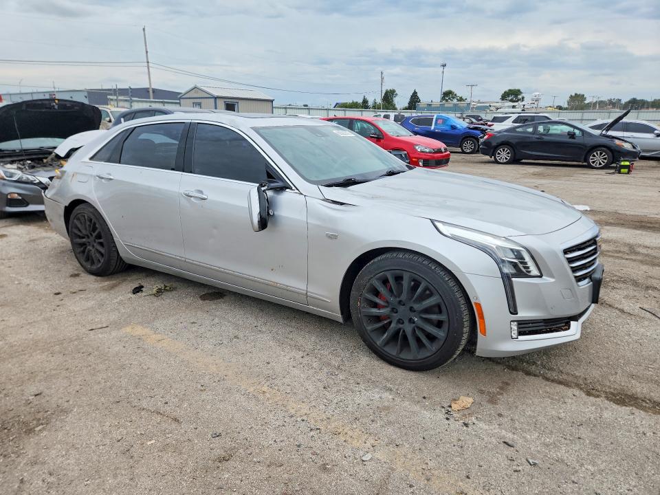 Foto 4 de la subasta – 2016 CADILLAC CT6 con VIN 1G6KD5RS3GU151838