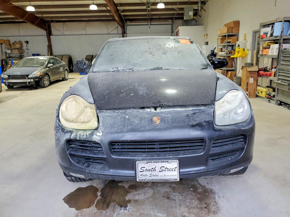 Снимка 5 от търг – 2004 PORSCHE CAYENNE с VIN WP1AB29P04LA72801