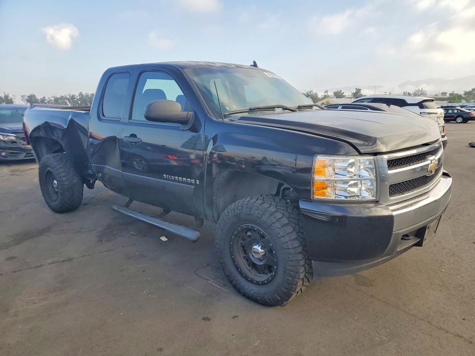 Foto 4 de la subasta – 2008 CHEVROLET SILVERADO con VIN 2GCEC19C081205754