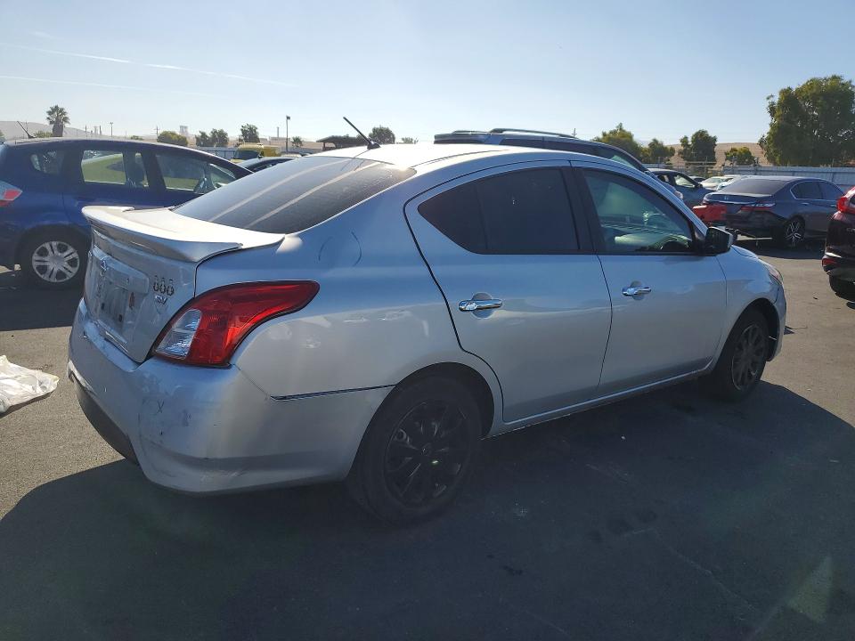 Photo 3 from auction – 2019 NISSAN VERSA with VIN 3N1CN7AP4KL833277