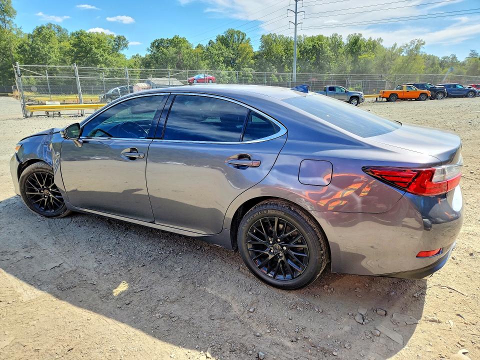 Foto 2 de la subasta – 2017 LEXUS ES con VIN 58ABK1GG2HU078493
