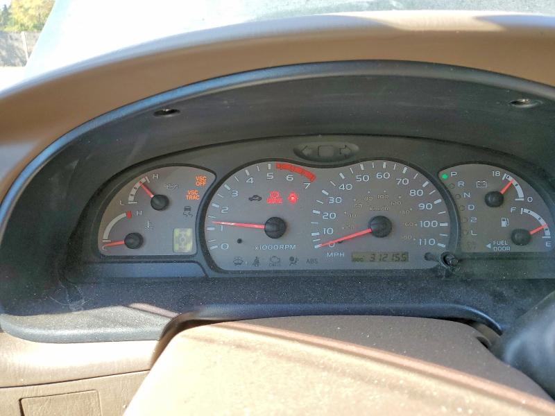Photo 9 from auction – 2001 TOYOTA SEQUOIA with VIN 5TDBT48A31S030709