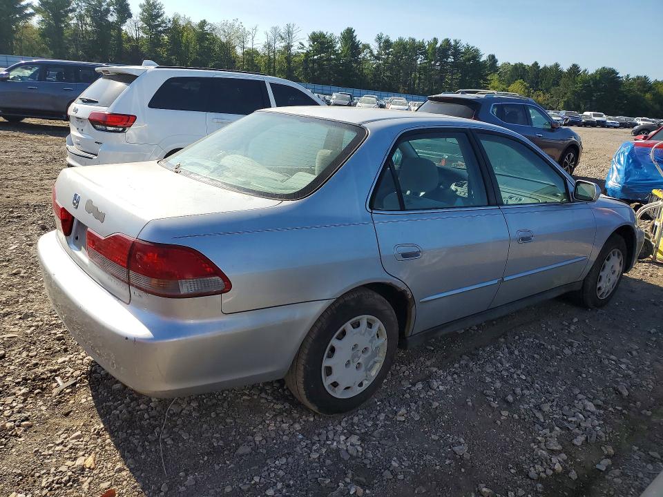 Снимка 3 от търг – 2002 HONDA ACCORD с VIN 1HGCG56472A160956