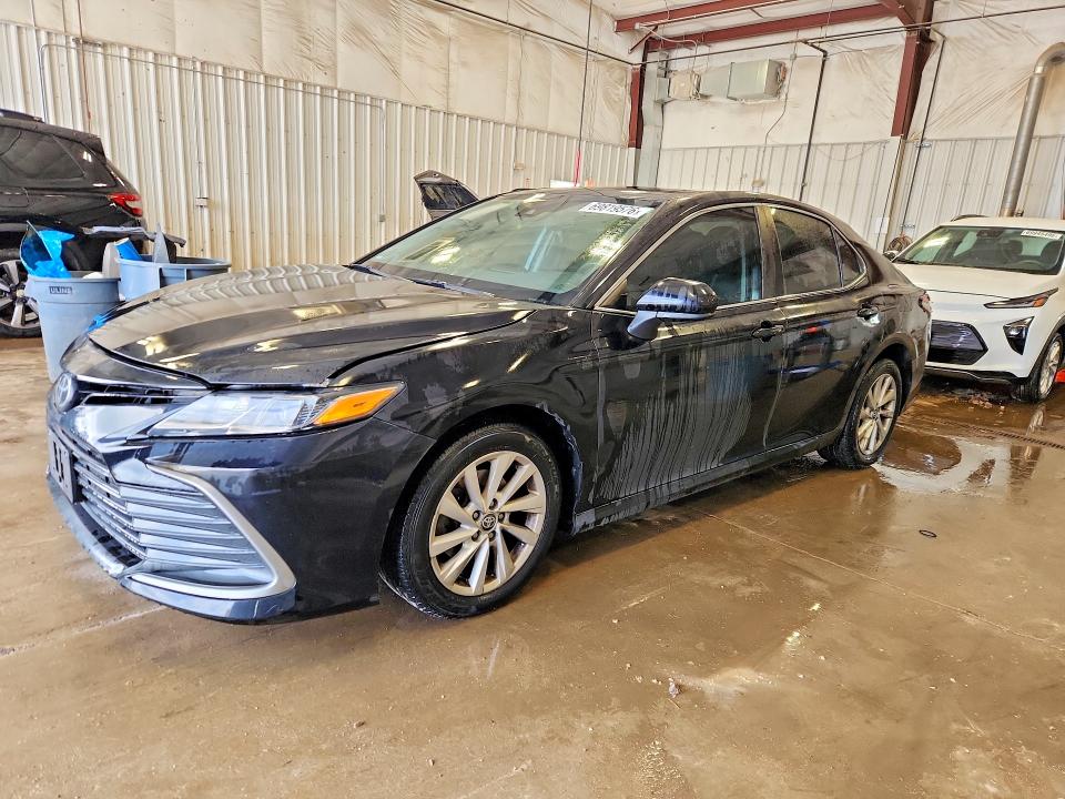 TOYOTA CAMRY 2022 with VIN 4T1C11BK4NU060762 - Photo from auction