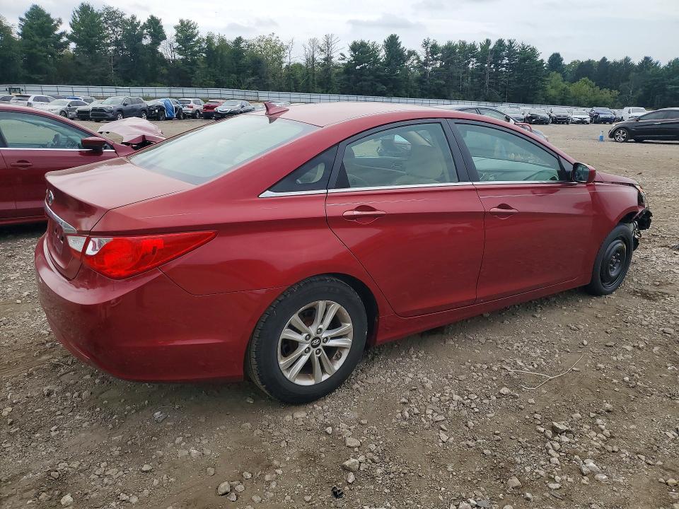 Photo 3 from auction – 2011 HYUNDAI SONATA with VIN 5NPEB4AC2BH214686