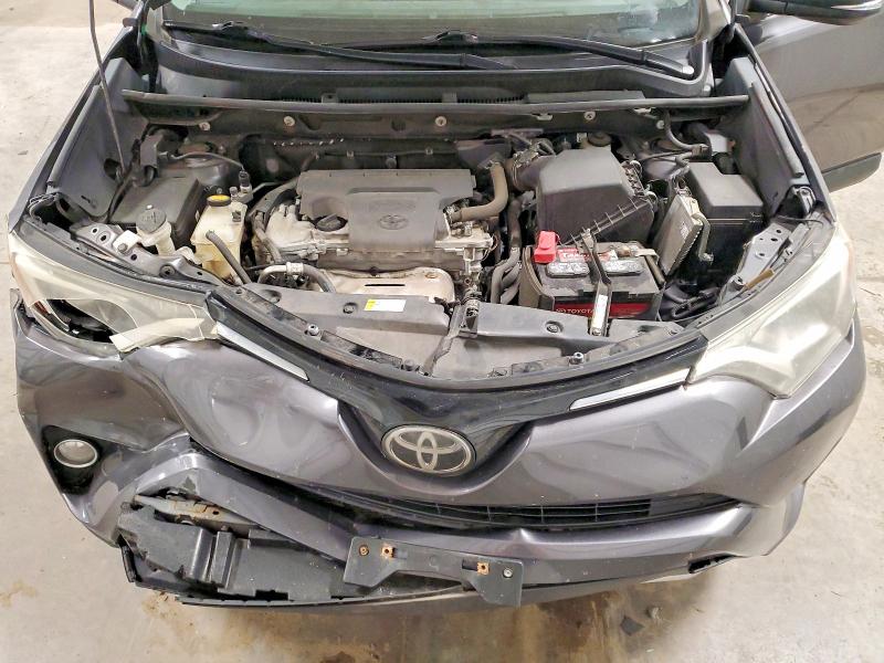 Снимка 12 от търг – 2018 TOYOTA RAV4 с VIN 2T3RFREV9JW742716