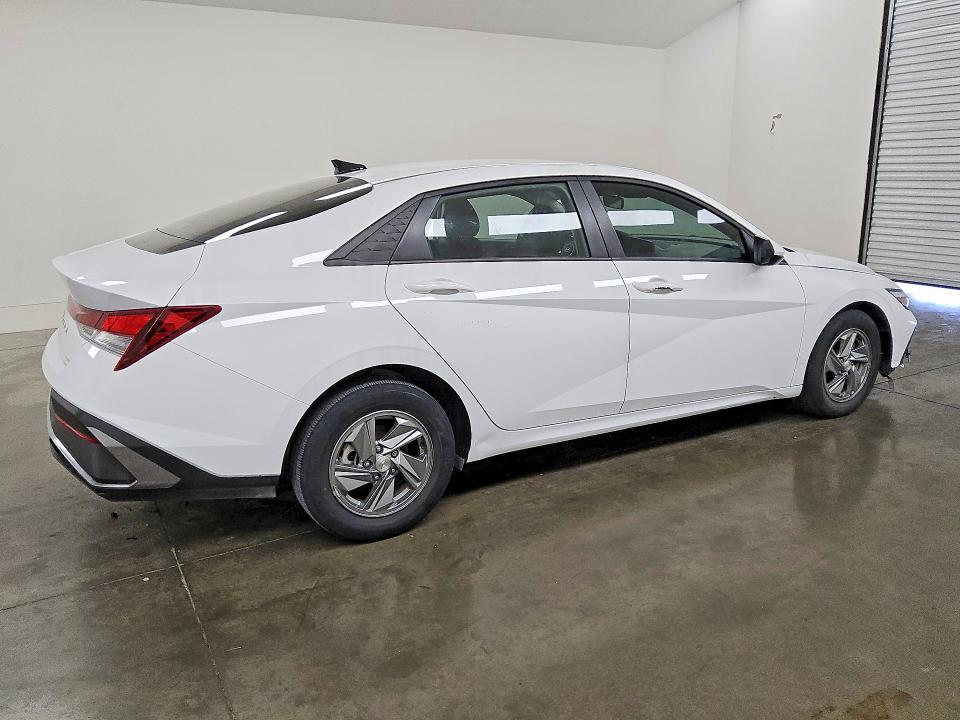 Снимка 3 от търг – 2025 HYUNDAI ELANTRA с VIN KMHLL4DG2SU003315